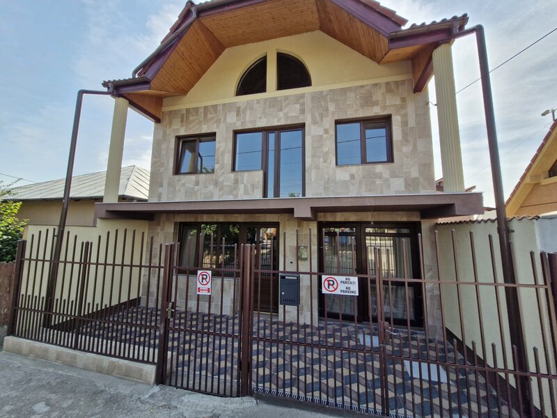 Mehedinti Casa 7 camere si teren