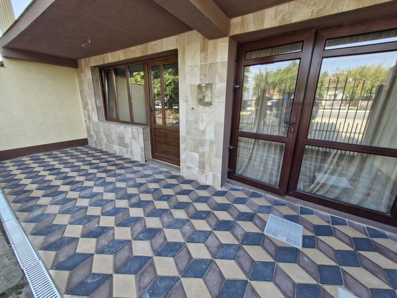 Drobeta Turnu Severin casa 7 camere si teren 1800mp