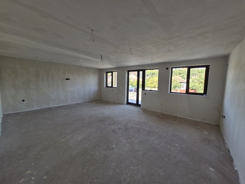 Drobeta Turnu Severin casa 7 camere si teren 1800mp