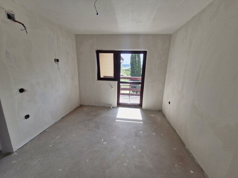 Drobeta Turnu Severin casa 7 camere si teren 1800mp