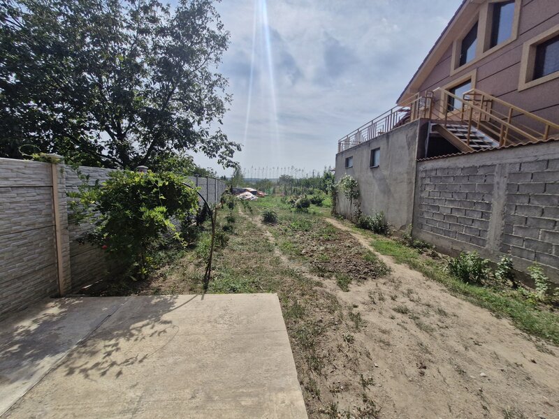 Drobeta Turnu Severin casa 7 camere si teren 1800mp