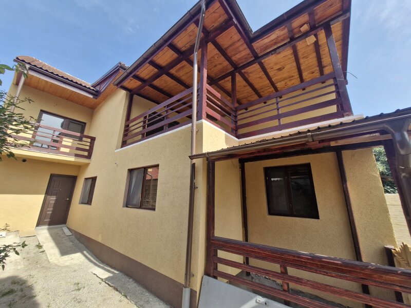 Drobeta Turnu Severin casa 7 camere si teren 1800mp